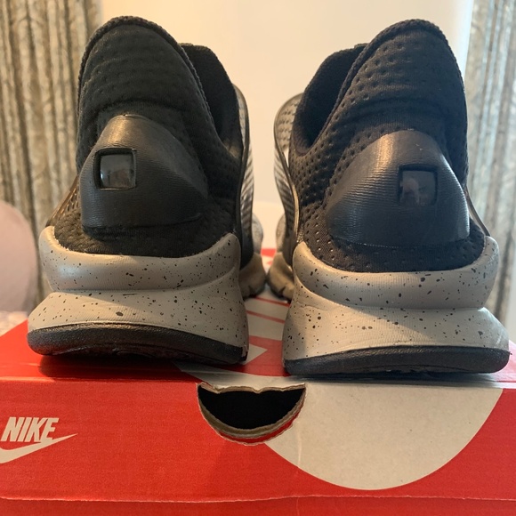 Brand New Men's Nike "SOCK DART SE PREMIUM" Sneakers - Size 10 - Picture 4 of 6